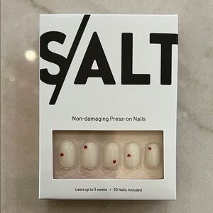 NEW SALT Non-damaging Press-on Nails in Ace of Hearts - Red
